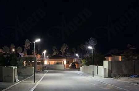 Proyek pencahayaan tenaga surya taman liburan tepi pantai Curacao