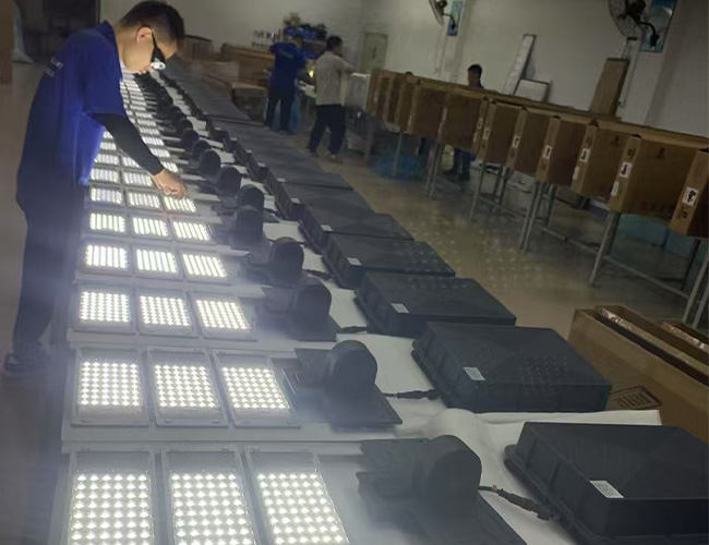 Lampu Jalan semua dalam satu