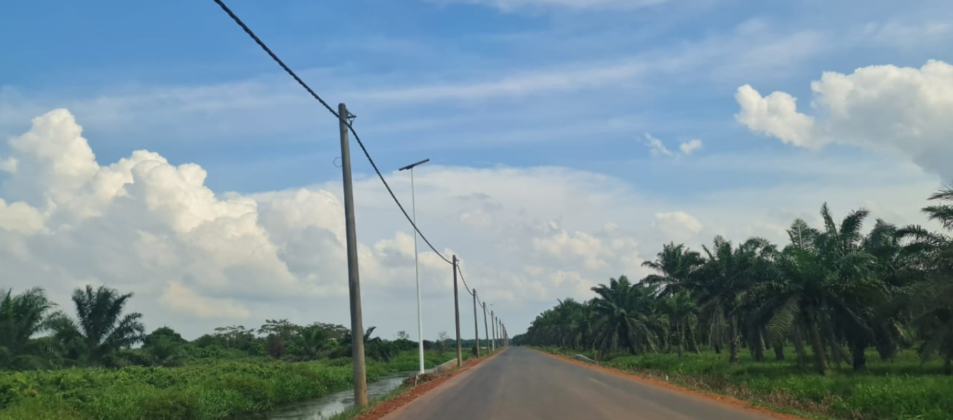 Kelebihan lampu jalan tenaga surya 100W Anero